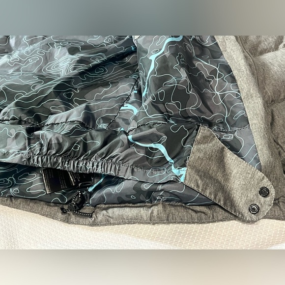 The North Face Women’s Warm Down Gray Puffer Jacket Size Medium - Picture 14 of 16